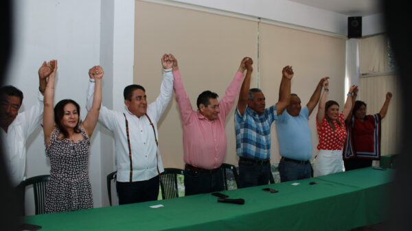 Jesús Corona con líderes Cuautlenses